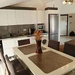 شقة Hakan