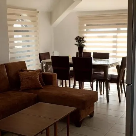 Hakan Apartment *